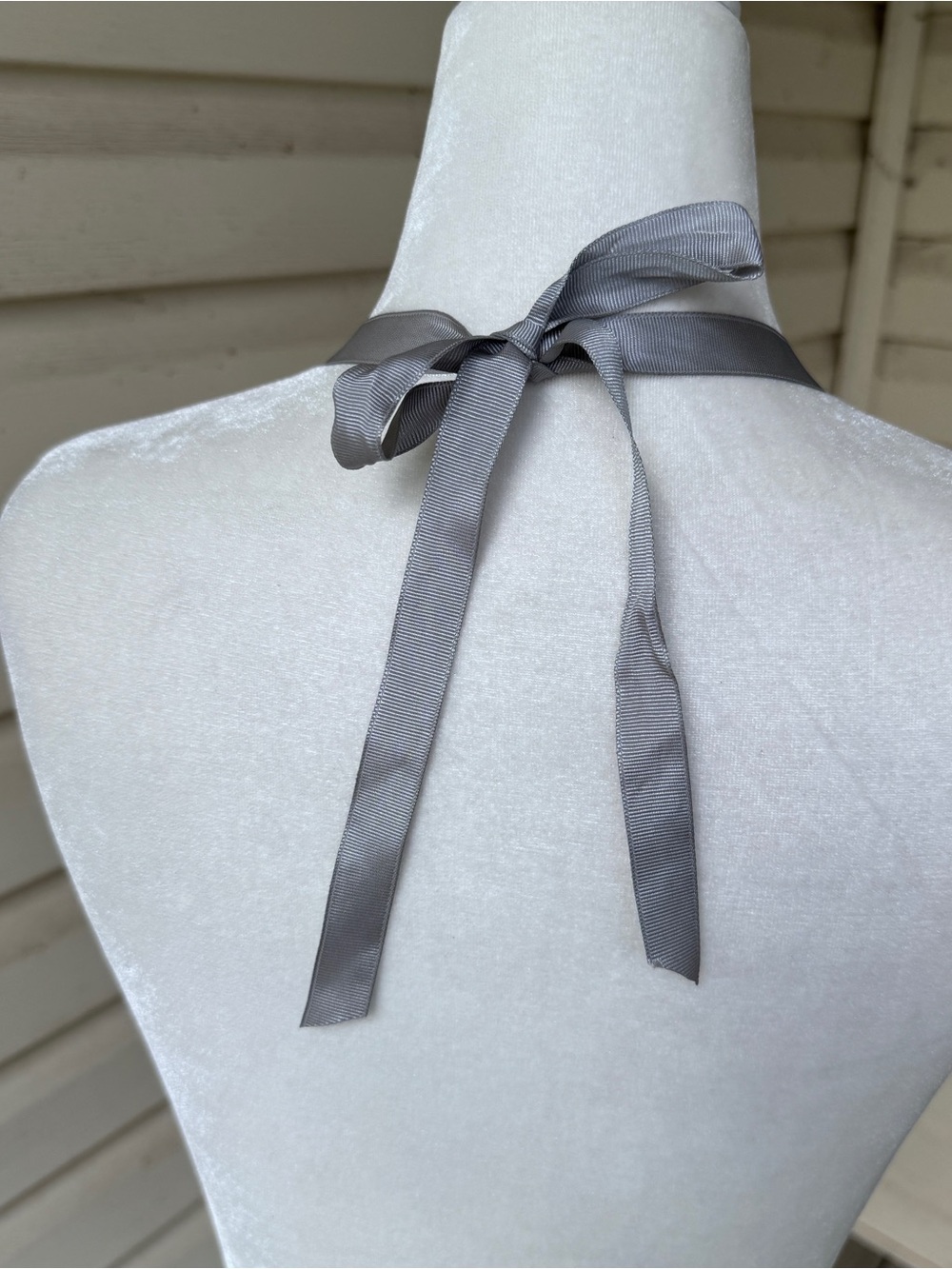 Ann Taylor 5 Strand Silver Pearl Blue Bead Necklace Ribbon Tie Adjustable - Picture 4 of 5